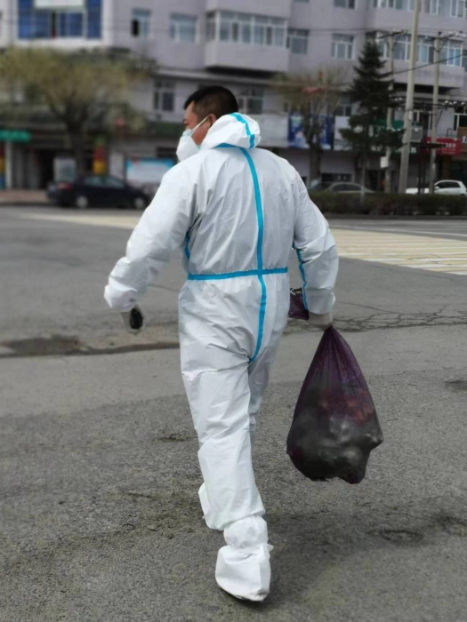 为居民配送生活日用品
