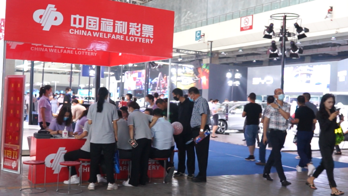 7-18宁夏福彩进驻车展1