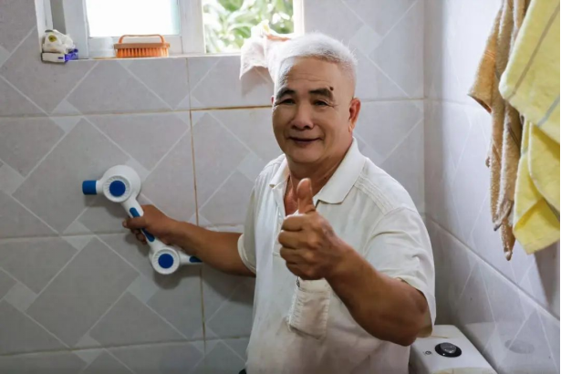 831961